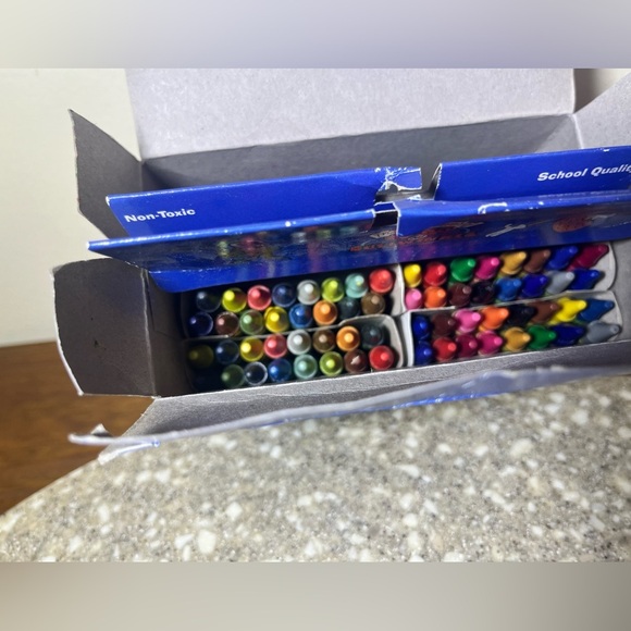 Lot Of 2 Vintage The Adventures Of Rocky & Bullwinkle Crayons 63 Piece Box Rare - Picture 5 of 7